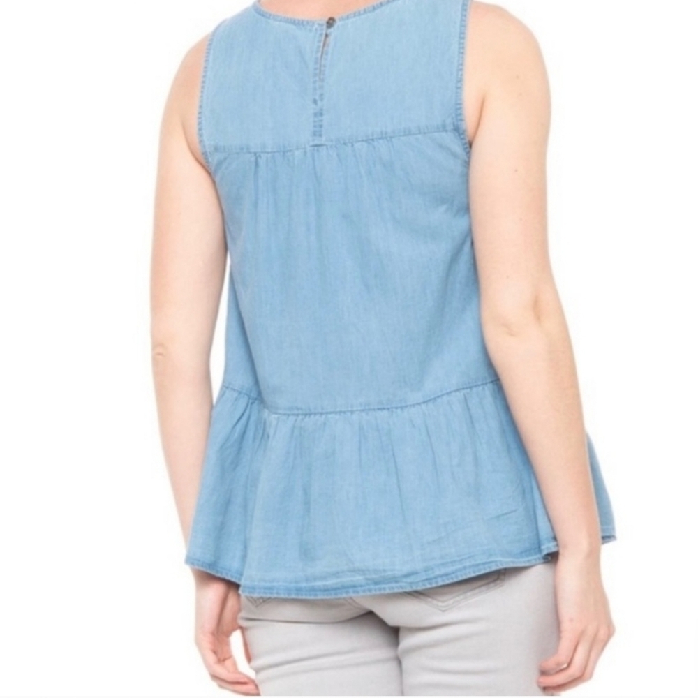 Beach Lunch Lounge Lee Tiered Sleeveless Chambray Shirt Size Medium - Picture 2 of 7